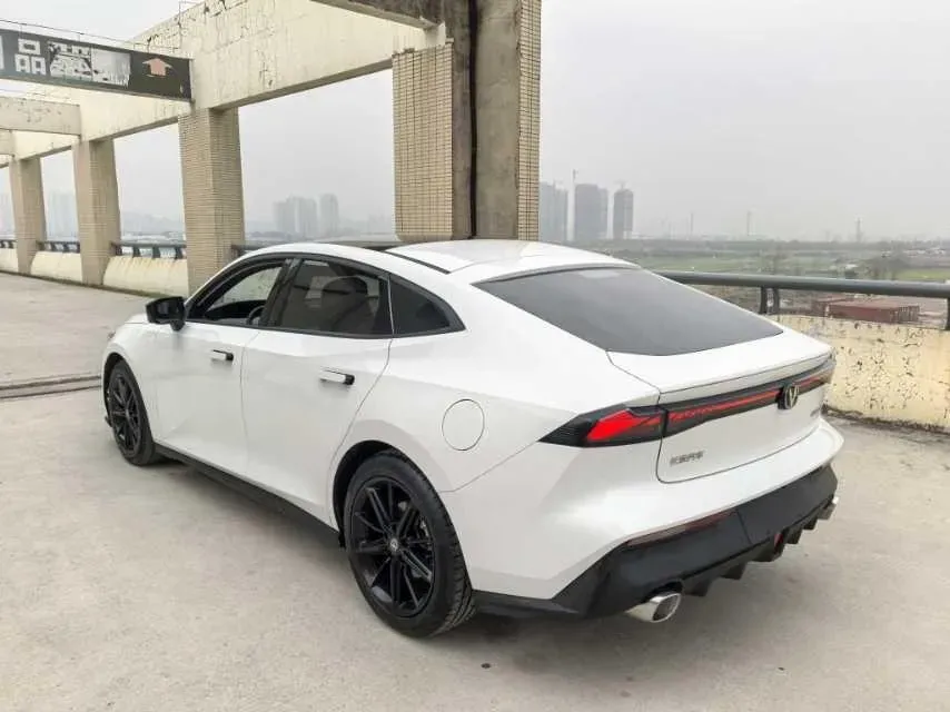 2022 ChangAn UNI-V 1.5T 188HP L4 7DCT,autocango,china used car exporter,china ev exporter,chinese used car exporter,chinese used ev exporter