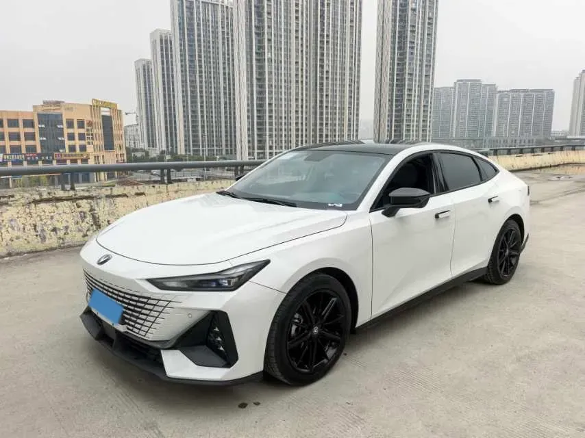2022 ChangAn UNI-V 1.5T 188HP L4 7DCT,autocango,china used car exporter,china ev exporter,chinese used car exporter,chinese used ev exporter