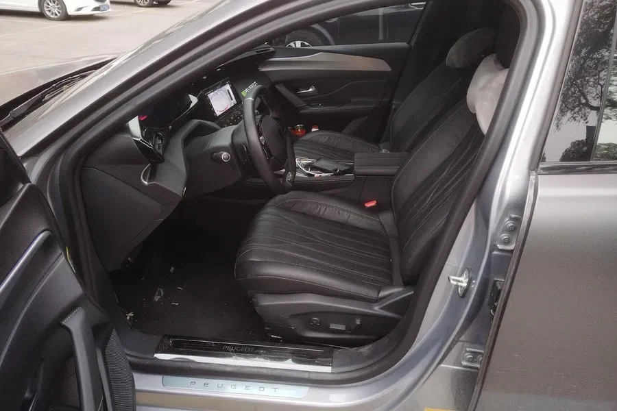 2025 Peugeot 408X 1.6T 175HP L4 8AT,autocango,china used car exporter,china ev exporter,chinese used car exporter,chinese used ev exporter