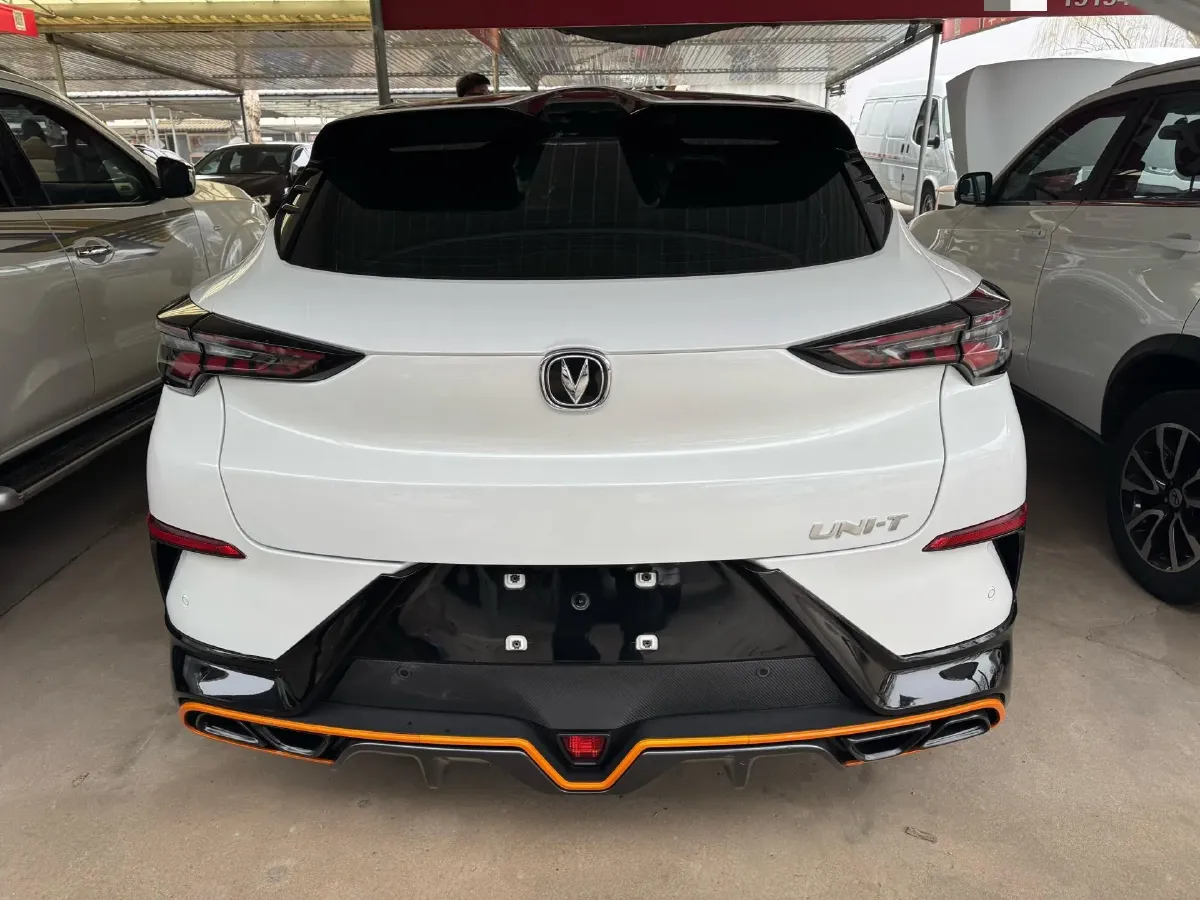 2022 ChangAn UNI-T 1.5T 188HP L4 7DCT,autocango,china used car exporter,china ev exporter,chinese used car exporter,chinese used ev exporter