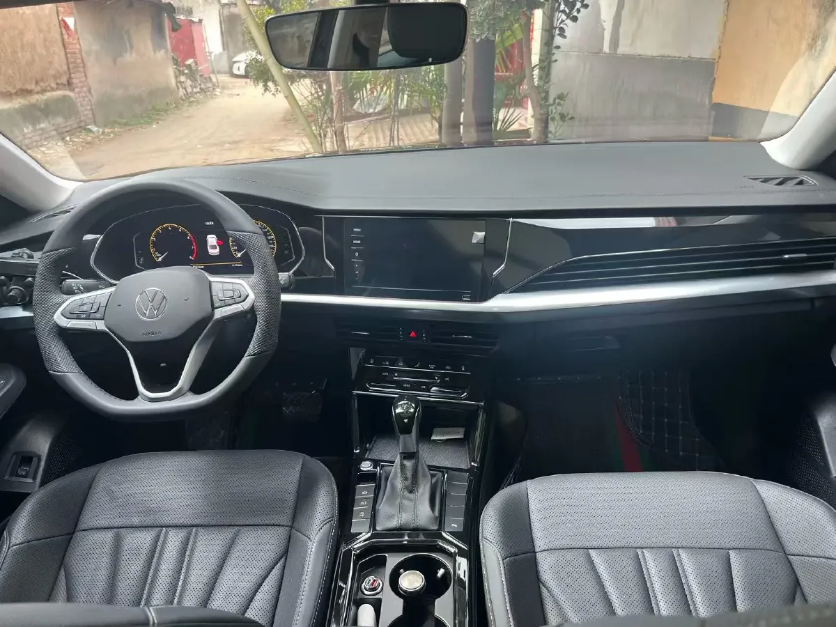 2025 Volkswagen Passat 2.0T 186HP L4 7DCT,autocango,china used car exporter,china ev exporter,chinese used car exporter,chinese used ev exporter