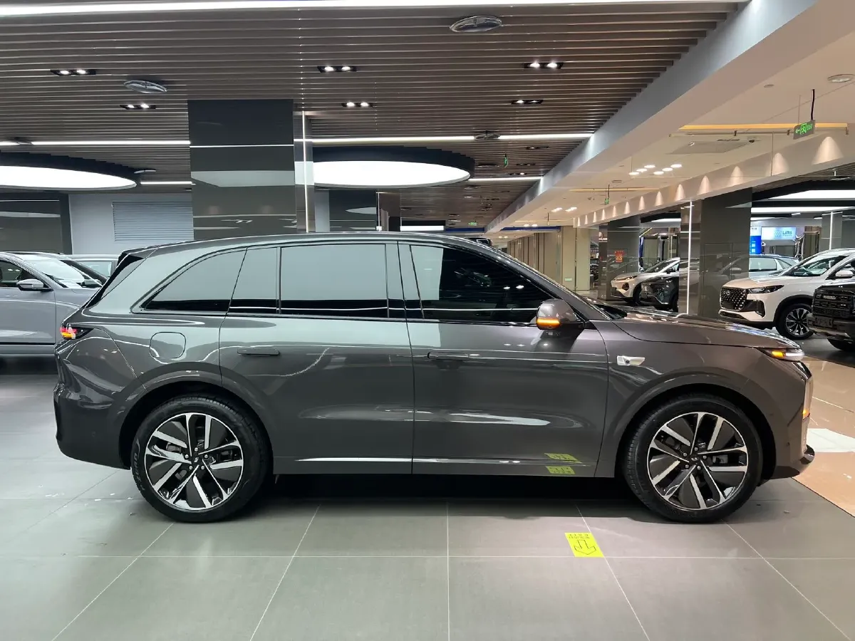 2024 Li L6 Range Extended 154HP L4 REEV 36.8KWH,autocango,china used car exporter,china ev exporter,chinese used car exporter,chinese used ev exporter