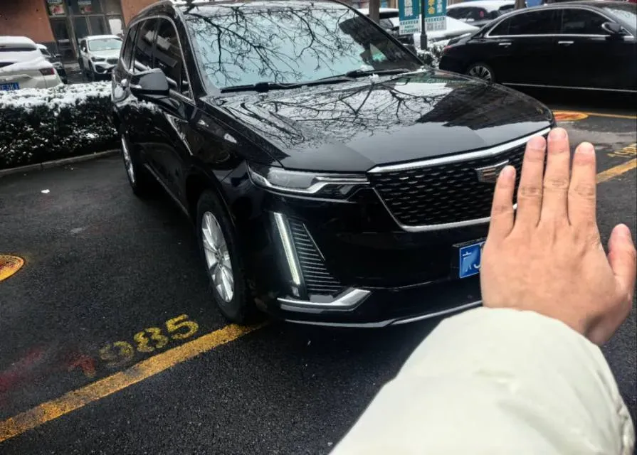 2022 Cadillac XT6 2.0T 237HP L4 9AT,autocango,china used car exporter,china ev exporter,chinese used car exporter,chinese used ev exporter