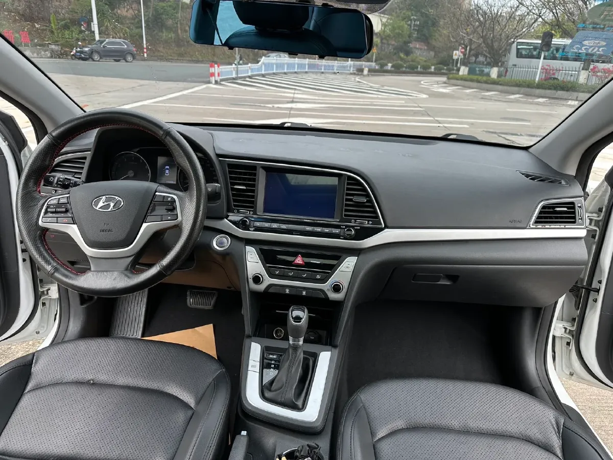 2016 Hyundai Elantra 1.6L 130HP L4 6AT,autocango,china used car exporter,china ev exporter,chinese used car exporter,chinese used ev exporter