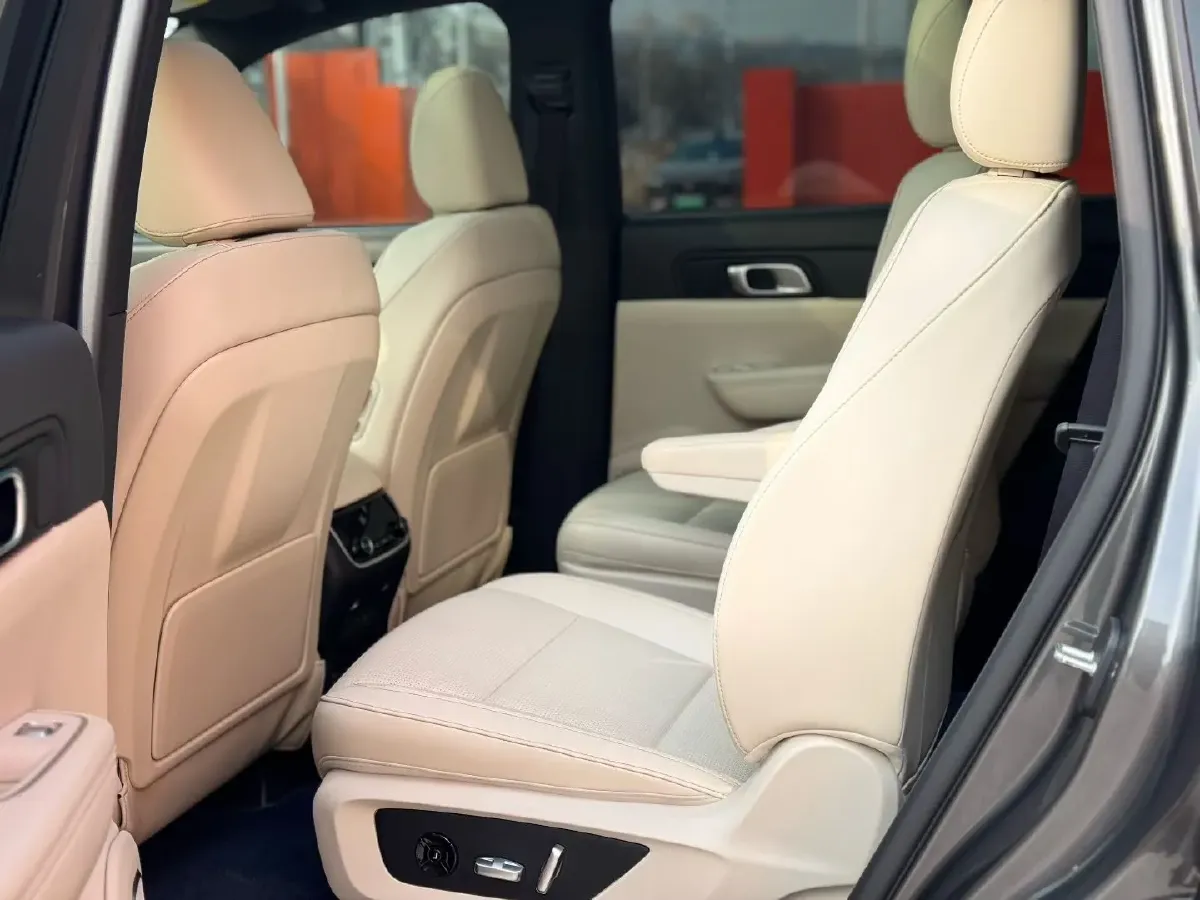 2021 Li ONE Range Extended 131HP REEV 40.5KWH,autocango,china used car exporter,china ev exporter,chinese used car exporter,chinese used ev exporter