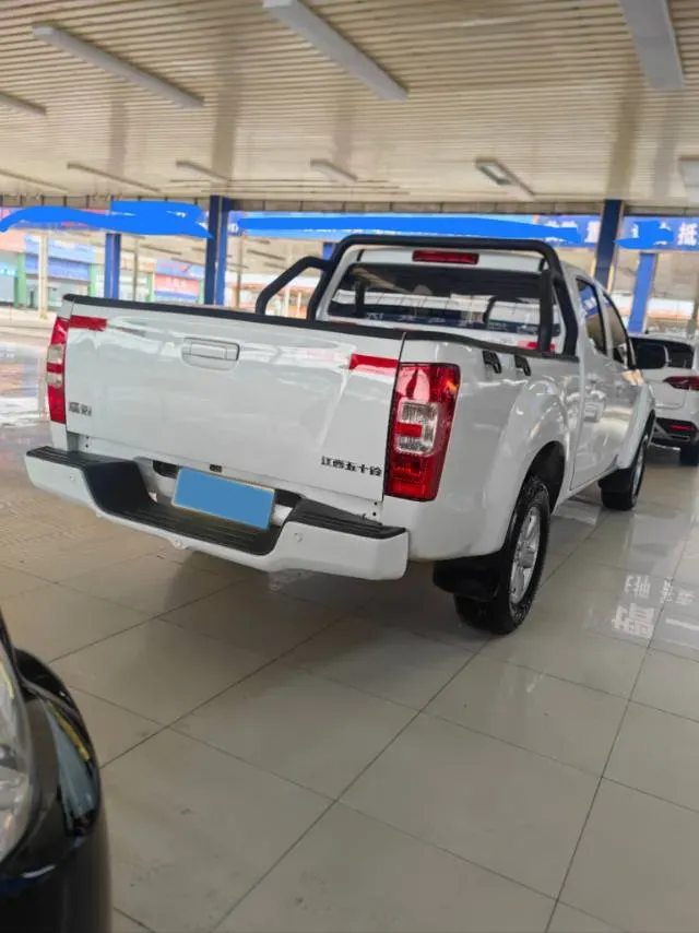 2022 Isuzu RE-MAX Jim 2.8T 120HP L4 5MT,autocango,china used car exporter,china ev exporter,chinese used car exporter,chinese used ev exporter