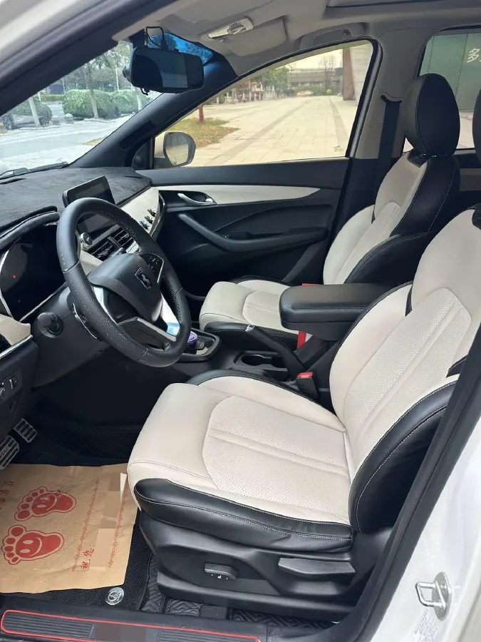 2018 BaoJun 530 1.5T 150HP L4 6MT,autocango,china used car exporter,china ev exporter,chinese used car exporter,chinese used ev exporter
