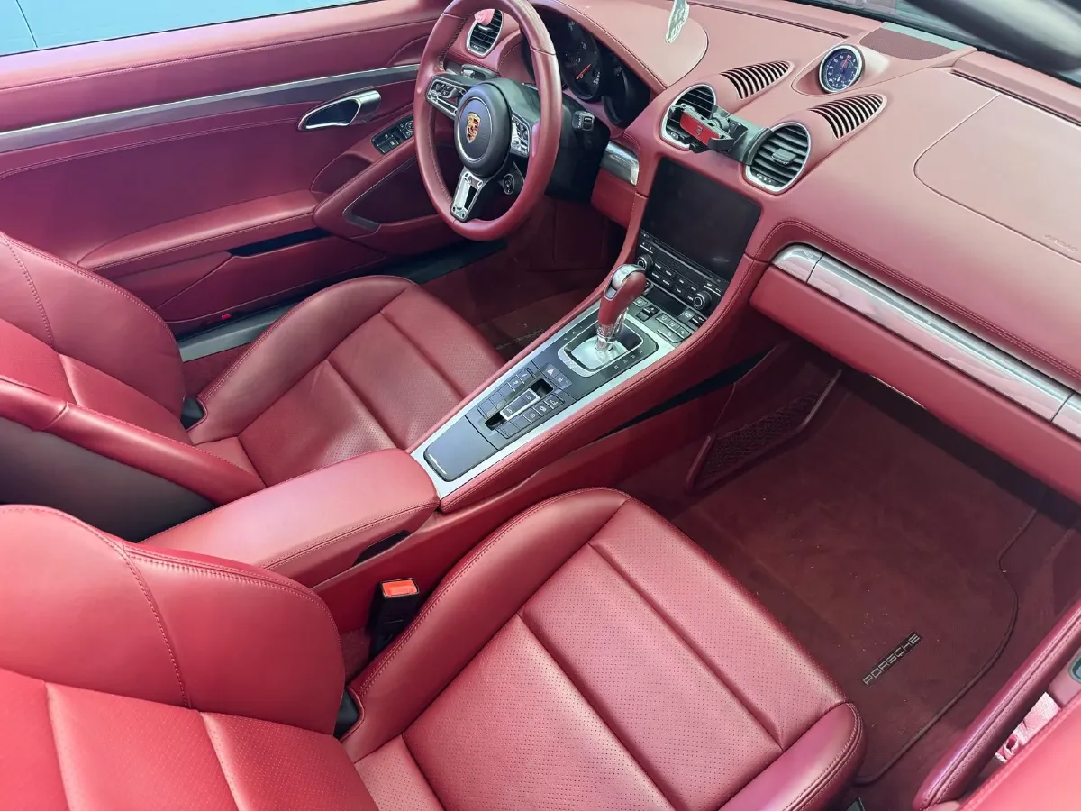 2022 Porsche 718 2.0T 250HP H4 7DCT,autocango,china used car exporter,china ev exporter,chinese used car exporter,chinese used ev exporter