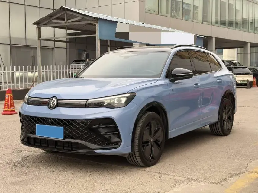 2024 Volkswagen Tiguan L 2.0T 220HP L4 7DCT,autocango,china used car exporter,china ev exporter,chinese used car exporter,chinese used ev exporter
