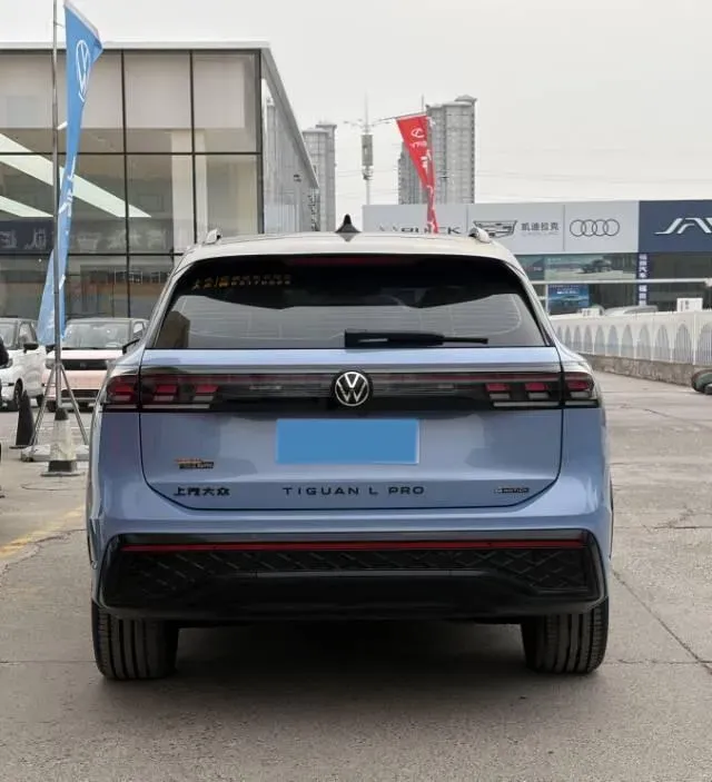 2024 Volkswagen Tiguan L 2.0T 220HP L4 7DCT,autocango,china used car exporter,china ev exporter,chinese used car exporter,chinese used ev exporter
