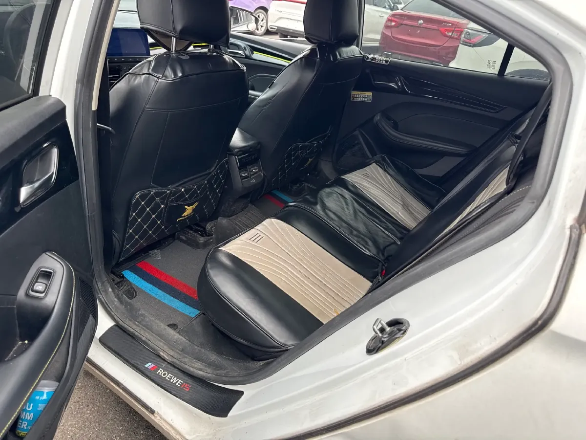 2021 Roewe i5 1.5L 120HP L4 5MT,autocango,china used car exporter,china ev exporter,chinese used car exporter,chinese used ev exporter