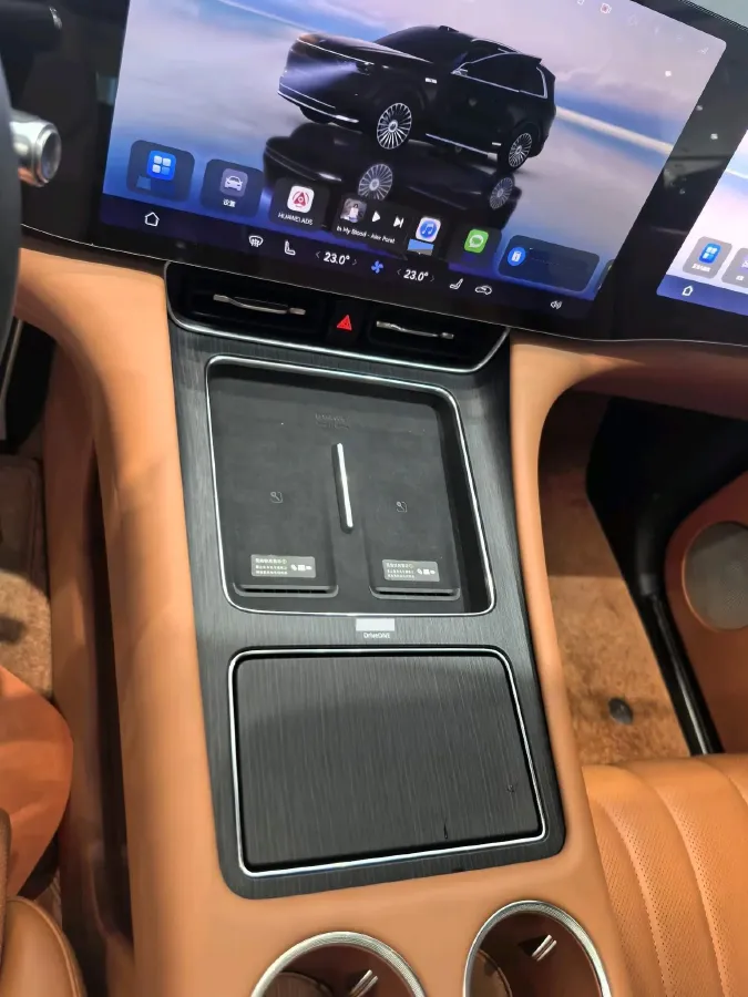 2025 AITO AITO M8 REEV 160HP REEV 53.4KWH,autocango,china used car exporter,china ev exporter,chinese used car exporter,chinese used ev exporter