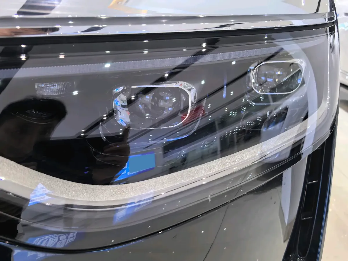 2025 AITO AITO M8 REEV 160HP REEV 53.4KWH,autocango,china used car exporter,china ev exporter,chinese used car exporter,chinese used ev exporter