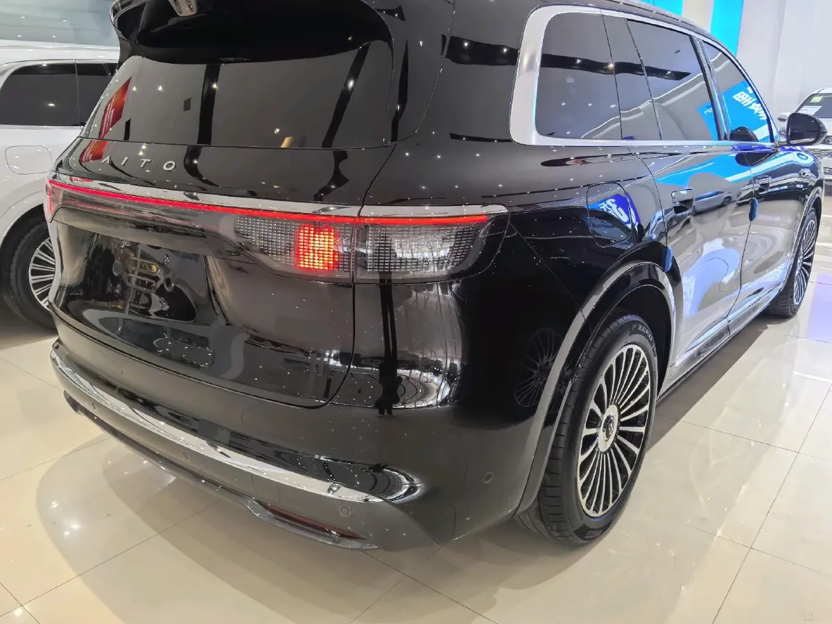2025 AITO AITO M8 REEV 160HP REEV 53.4KWH,autocango,china used car exporter,china ev exporter,chinese used car exporter,chinese used ev exporter