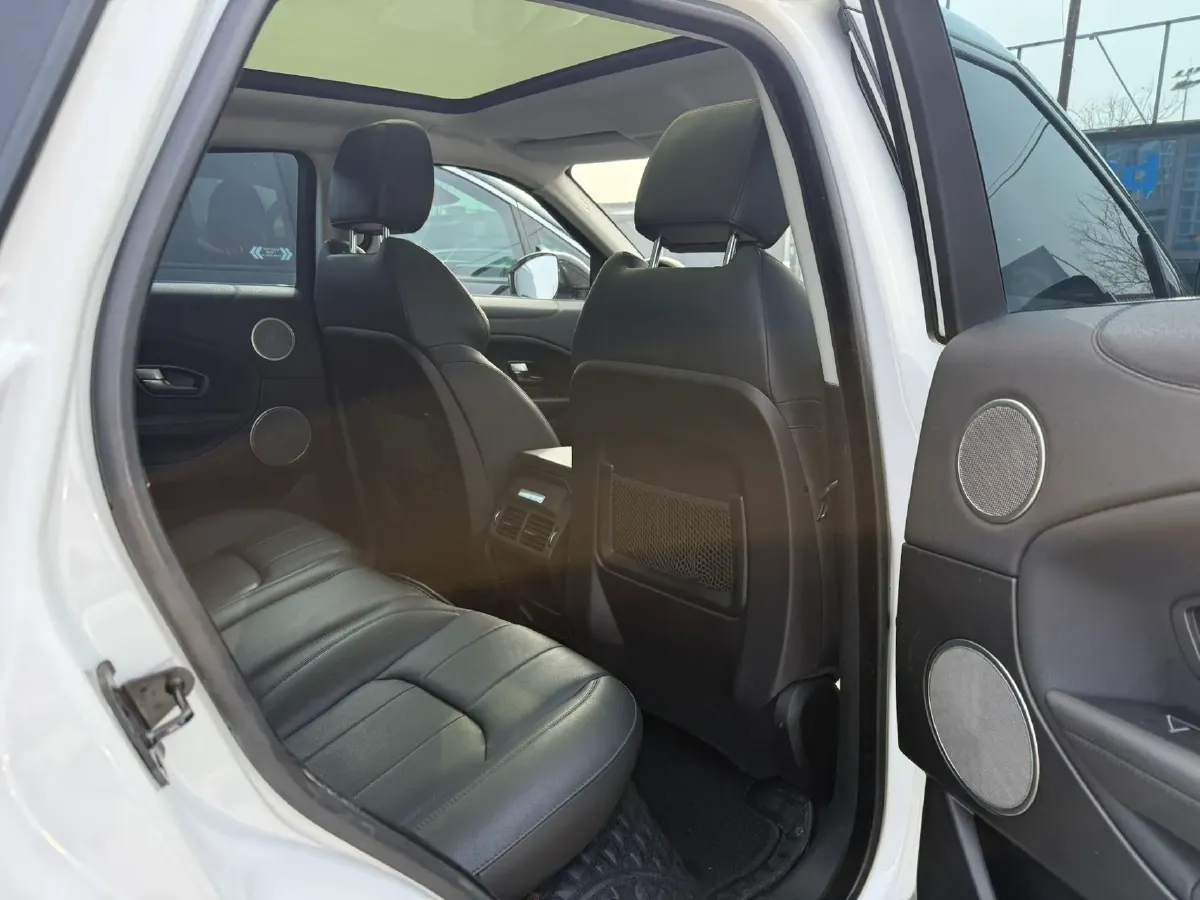 2018 Land Rover Range Rover Evoque 2.0T 241HP L4 9AT,autocango,china used car exporter,china ev exporter,chinese used car exporter,chinese used ev exporter