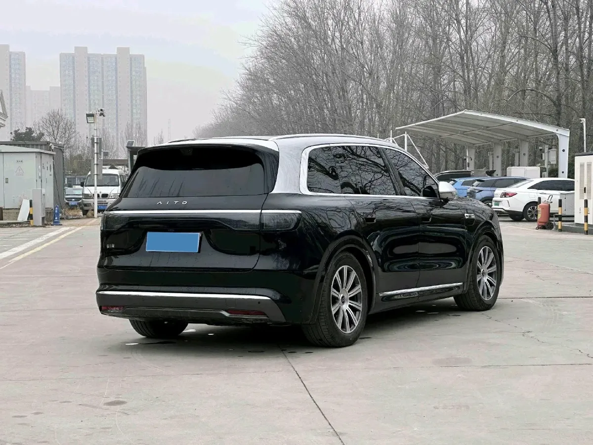 2025 AITO AITO M8 REEV 160HP REEV 53.4KWH,autocango,china used car exporter,china ev exporter,chinese used car exporter,chinese used ev exporter