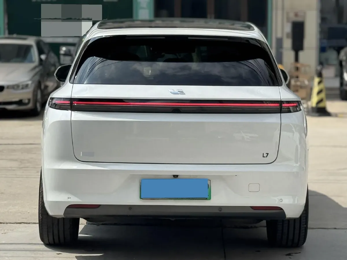 2023 Li L7 Range Extended 154HP REEV 40.9KWH,autocango,china used car exporter,china ev exporter,chinese used car exporter,chinese used ev exporter