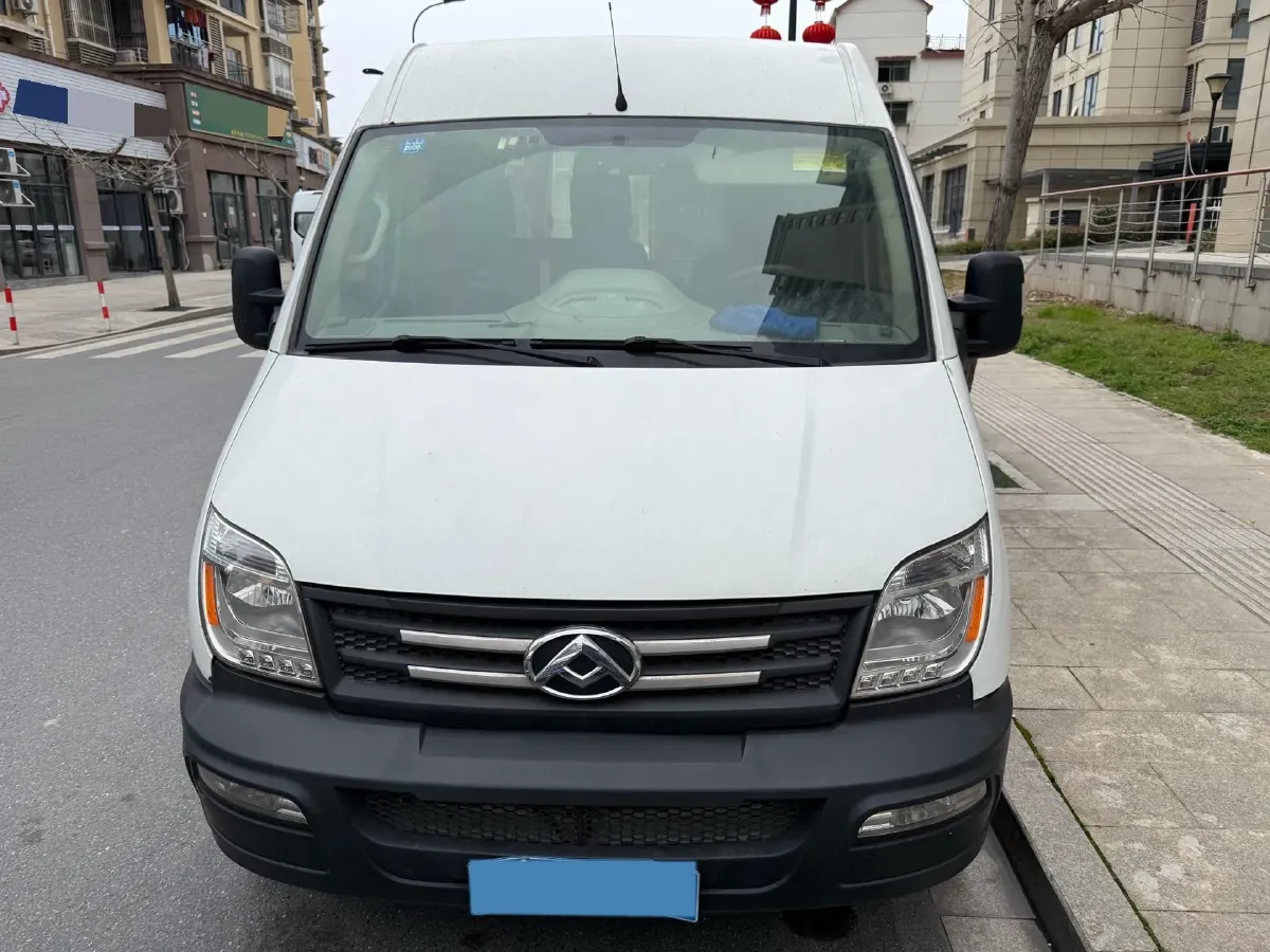 2019 MAXUS XinTu V80 2.0T 139HP L4 6MT,autocango,china used car exporter,china ev exporter,chinese used car exporter,chinese used ev exporter