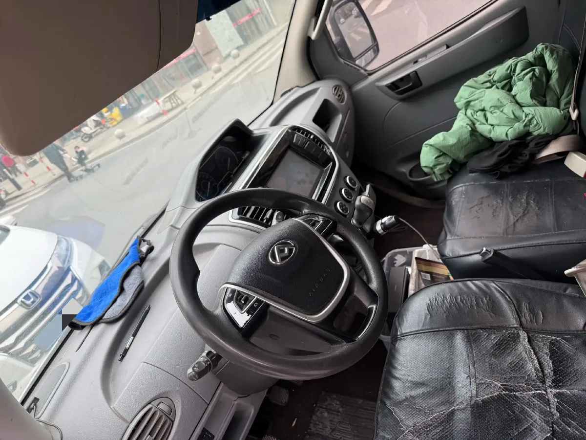 2019 MAXUS XinTu V80 2.0T 139HP L4 6MT,autocango,china used car exporter,china ev exporter,chinese used car exporter,chinese used ev exporter