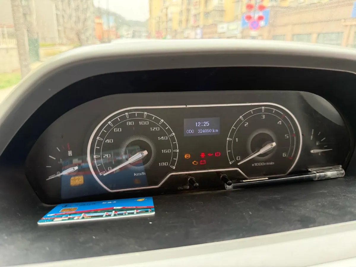 2019 MAXUS XinTu V80 2.0T 139HP L4 6MT,autocango,china used car exporter,china ev exporter,chinese used car exporter,chinese used ev exporter