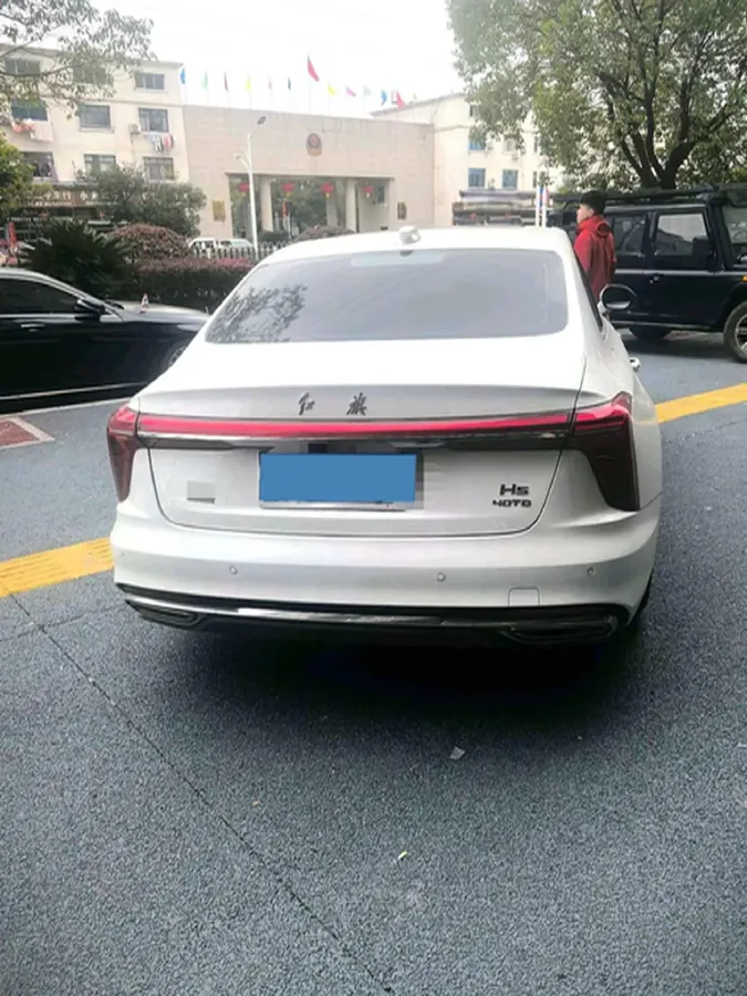 2023 HongQi H5 2.0T 224HP L4 8AT,autocango,china used car exporter,china ev exporter,chinese used car exporter,chinese used ev exporter
