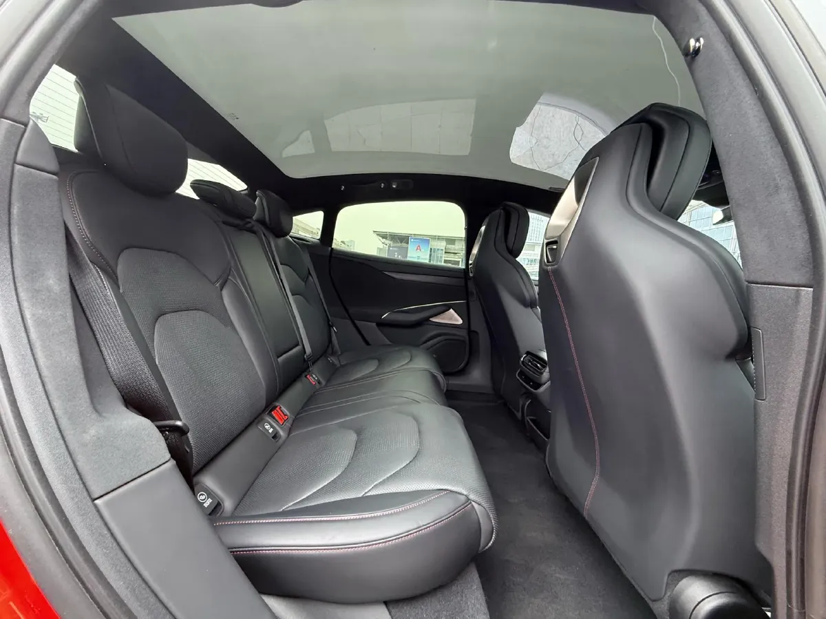 2024 MI SU7 BEV 101KWH,autocango,china used car exporter,china ev exporter,chinese used car exporter,chinese used ev exporter