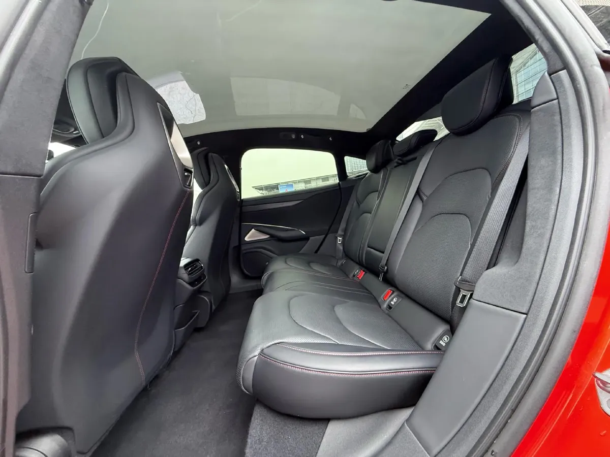 2024 MI SU7 BEV 101KWH,autocango,china used car exporter,china ev exporter,chinese used car exporter,chinese used ev exporter