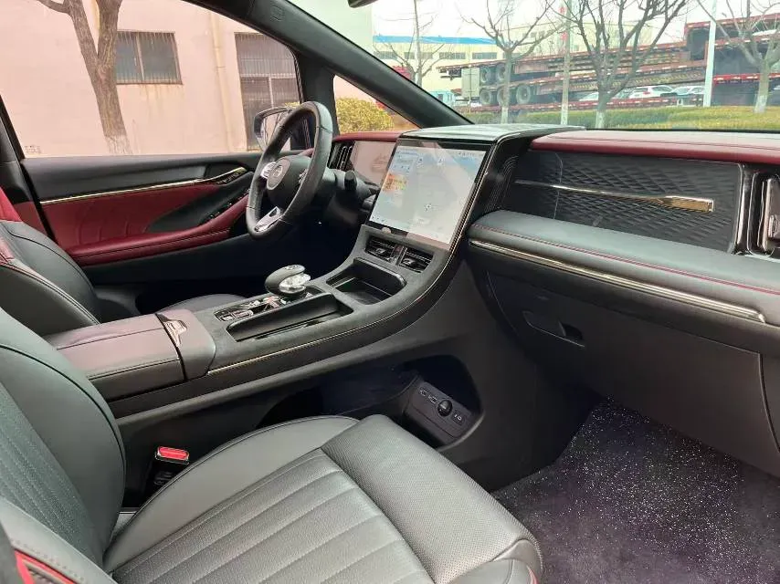 2024 GAC Trumpchi M8 2.0T 252HP L4 8AT,autocango,china used car exporter,china ev exporter,chinese used car exporter,chinese used ev exporter