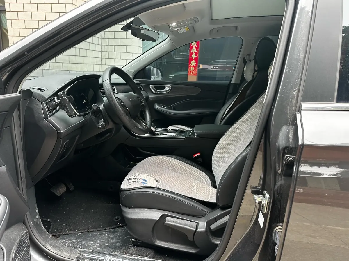 2025 Roewe RX5 1.5T 181HP L4 7DCT,autocango,china used car exporter,china ev exporter,chinese used car exporter,chinese used ev exporter