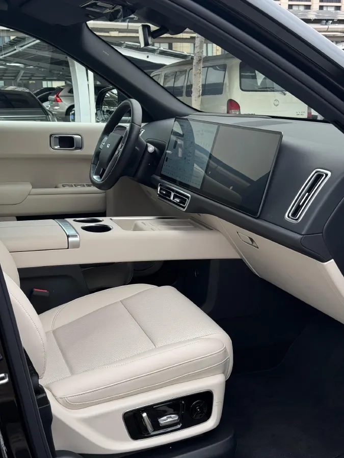 2024 Li L9 Range Extended 154HP REEV 52.3KWH,autocango,china used car exporter,china ev exporter,chinese used car exporter,chinese used ev exporter