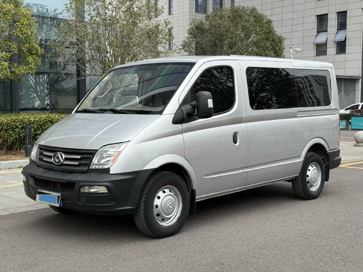 2018 MAXUS XinTu V80 2.5T 136HP L4 6MT,autocango,china used car exporter,china ev exporter,chinese used car exporter,chinese used ev exporter