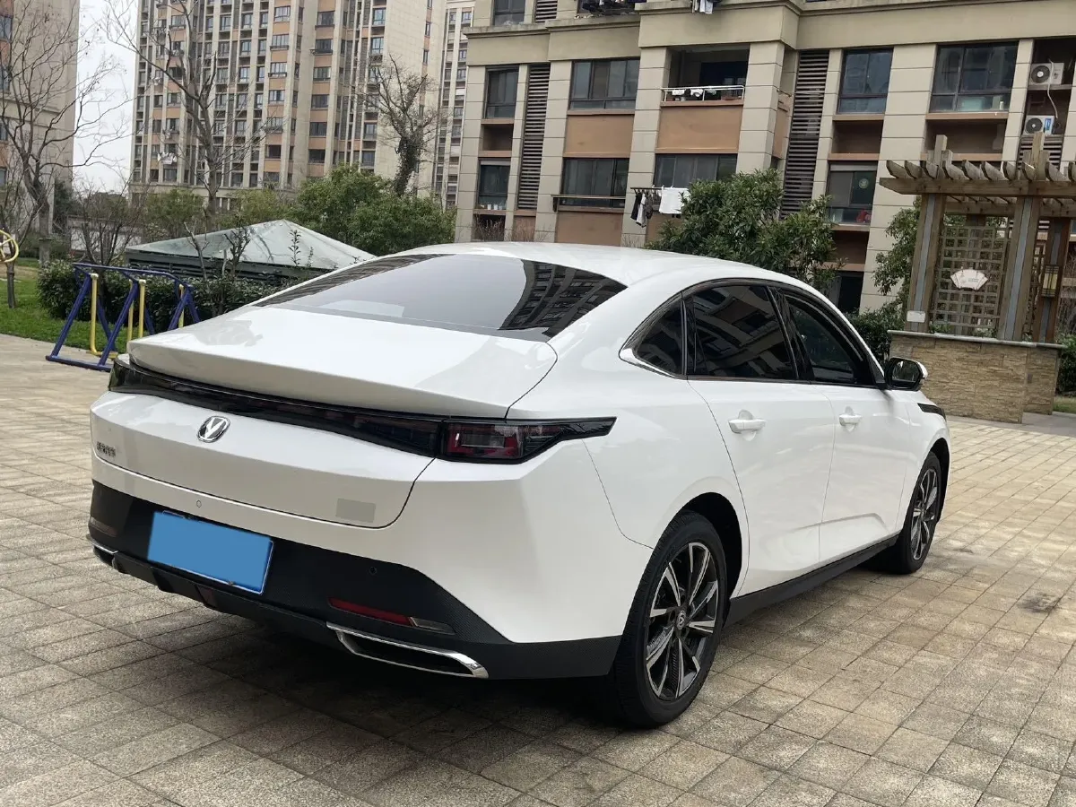 2025 ChangAn Eado 1.5T 192HP L4 7DCT,autocango,china used car exporter,china ev exporter,chinese used car exporter,chinese used ev exporter