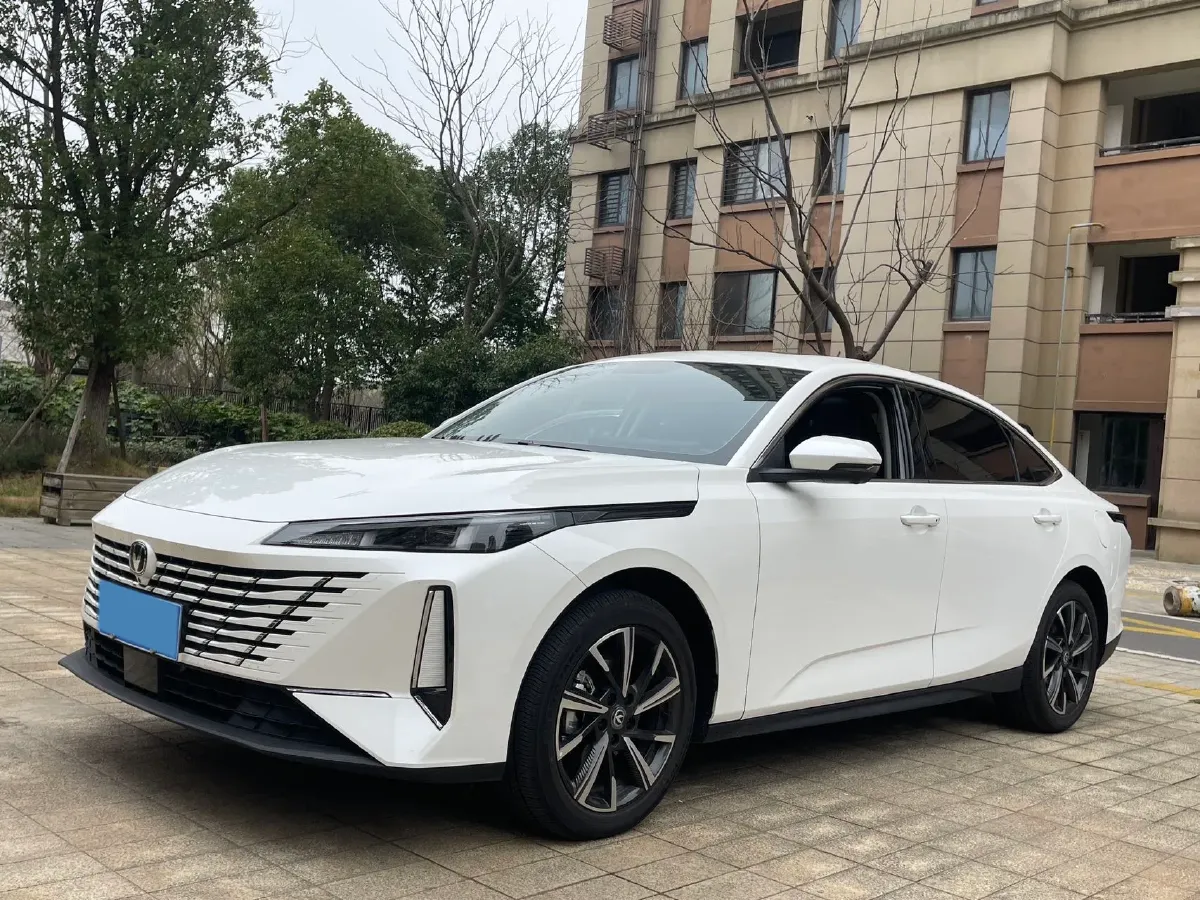 2025 ChangAn Eado 1.5T 192HP L4 7DCT,autocango,china used car exporter,china ev exporter,chinese used car exporter,chinese used ev exporter