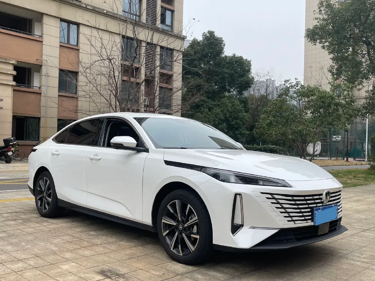 2025 ChangAn Eado 1.5T 192HP L4 7DCT,autocango,china used car exporter,china ev exporter,chinese used car exporter,chinese used ev exporter