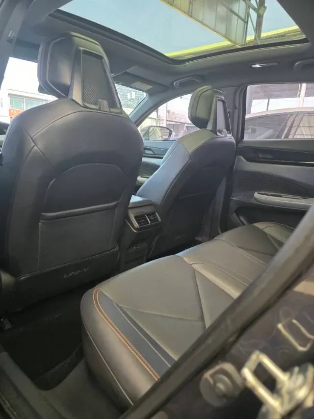 2022 ChangAn UNI-V 1.5T 188HP L4 7DCT,autocango,china used car exporter,china ev exporter,chinese used car exporter,chinese used ev exporter