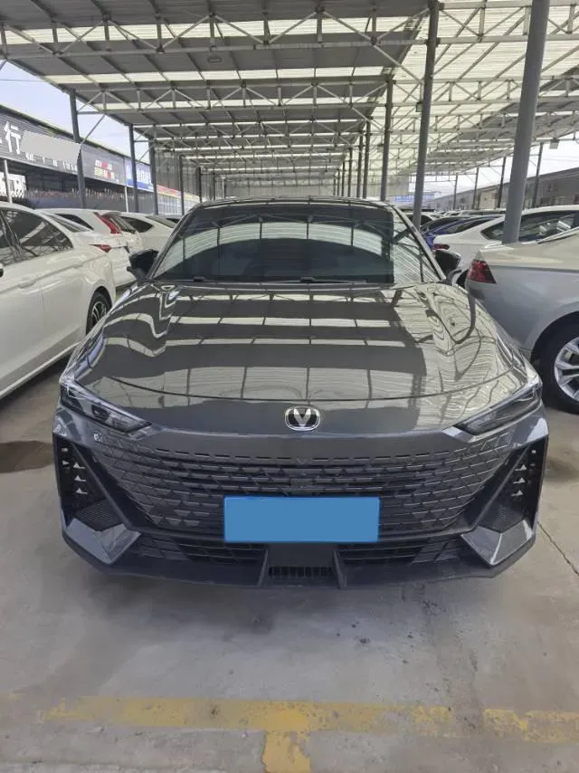 2022 ChangAn UNI-V 1.5T 188HP L4 7DCT,autocango,china used car exporter,china ev exporter,chinese used car exporter,chinese used ev exporter