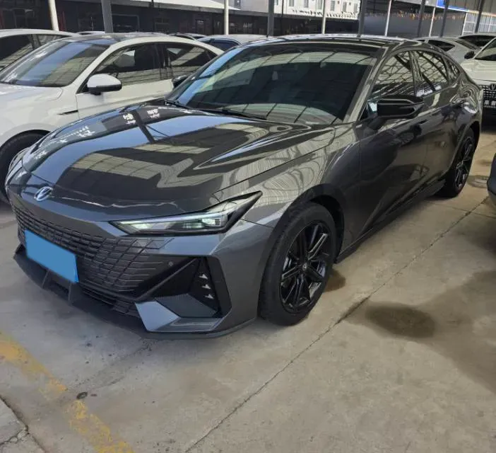 2022 ChangAn UNI-V 1.5T 188HP L4 7DCT,autocango,china used car exporter,china ev exporter,chinese used car exporter,chinese used ev exporter