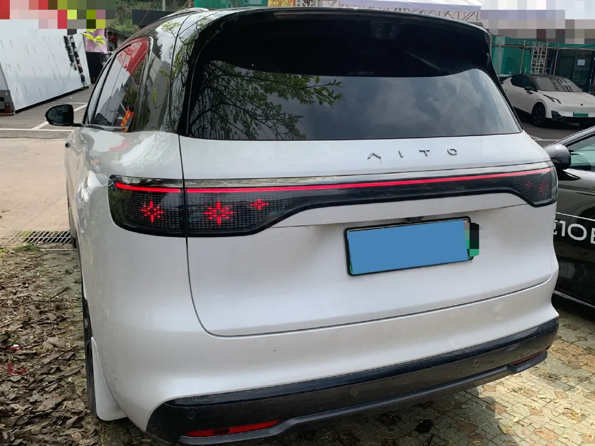 2025 AITO AITO M8 REEV 160HP REEV 53.4KWH,autocango,china used car exporter,china ev exporter,chinese used car exporter,chinese used ev exporter