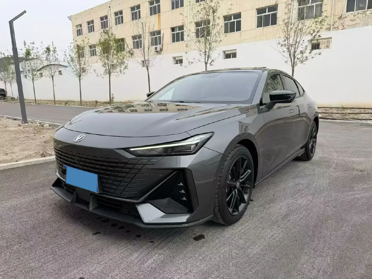 2023 ChangAn UNI-V 1.5T 188HP L4 7DCT,autocango,china used car exporter,china ev exporter,chinese used car exporter,chinese used ev exporter