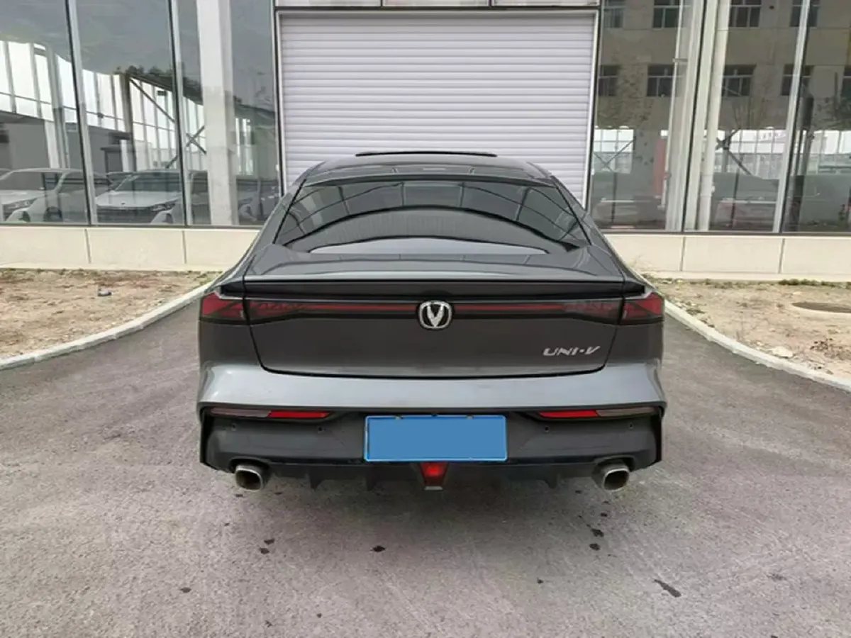 2023 ChangAn UNI-V 1.5T 188HP L4 7DCT,autocango,china used car exporter,china ev exporter,chinese used car exporter,chinese used ev exporter