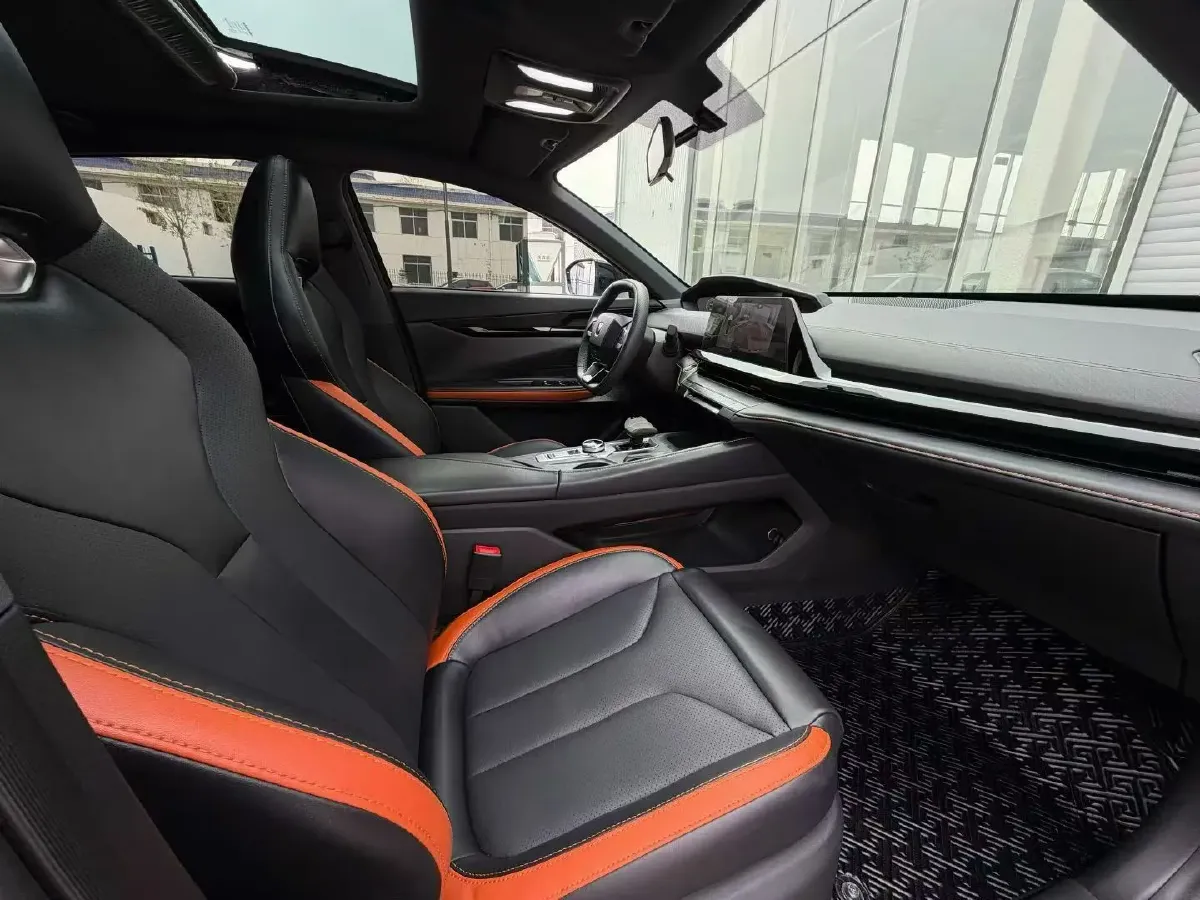 2023 ChangAn UNI-V 1.5T 188HP L4 7DCT,autocango,china used car exporter,china ev exporter,chinese used car exporter,chinese used ev exporter