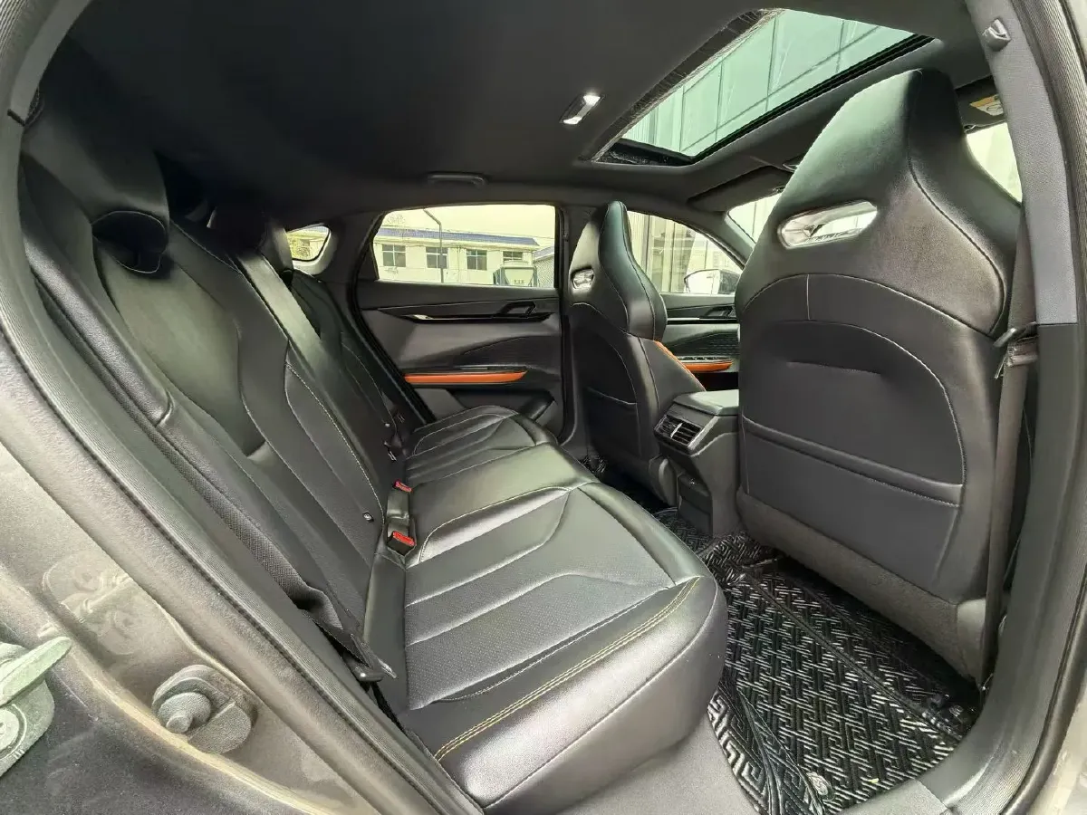 2023 ChangAn UNI-V 1.5T 188HP L4 7DCT,autocango,china used car exporter,china ev exporter,chinese used car exporter,chinese used ev exporter