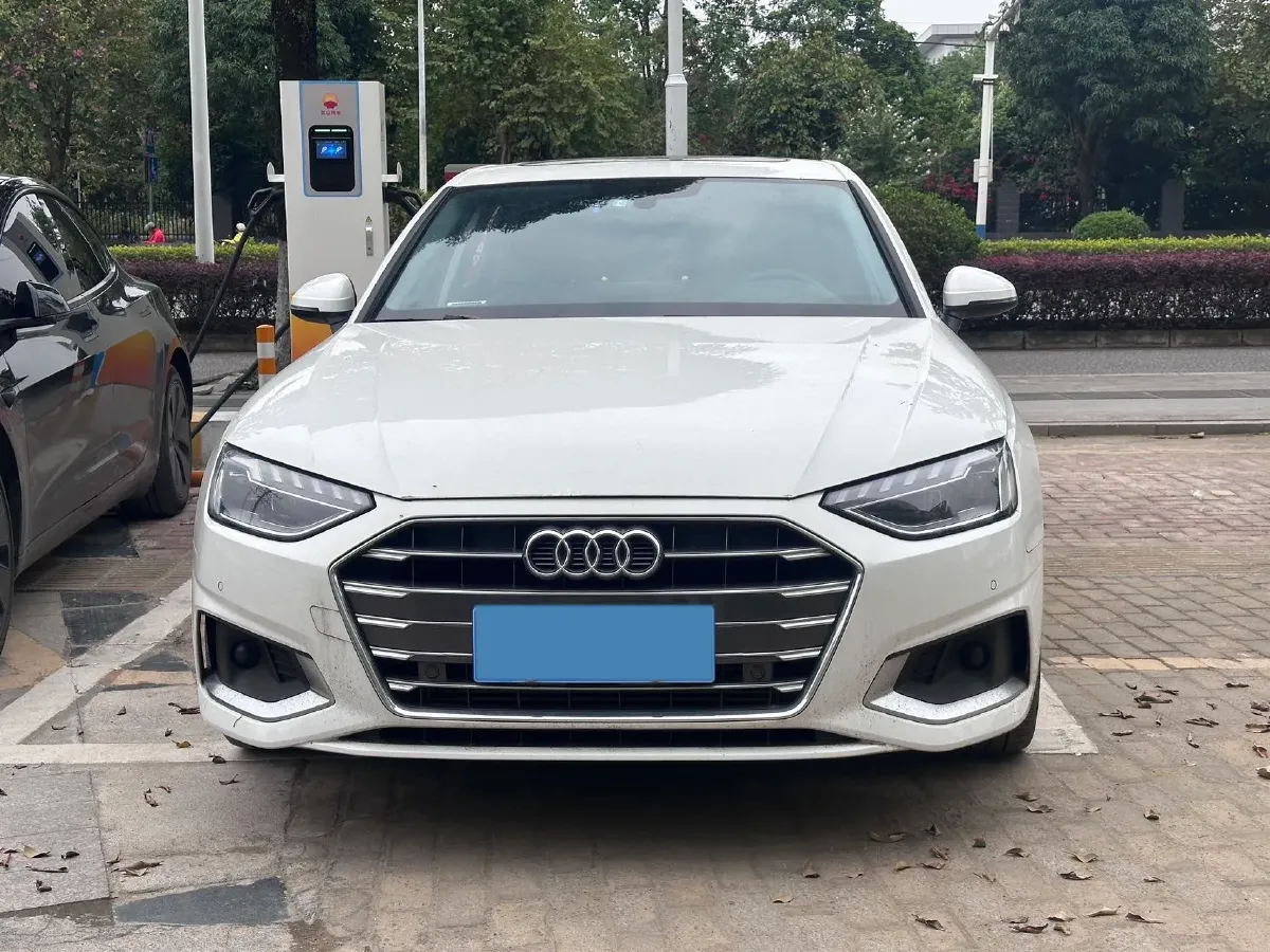 2020 Audi A4L 2.0T 190HP L4 7DCT,autocango,china used car exporter,china ev exporter,chinese used car exporter,chinese used ev exporter