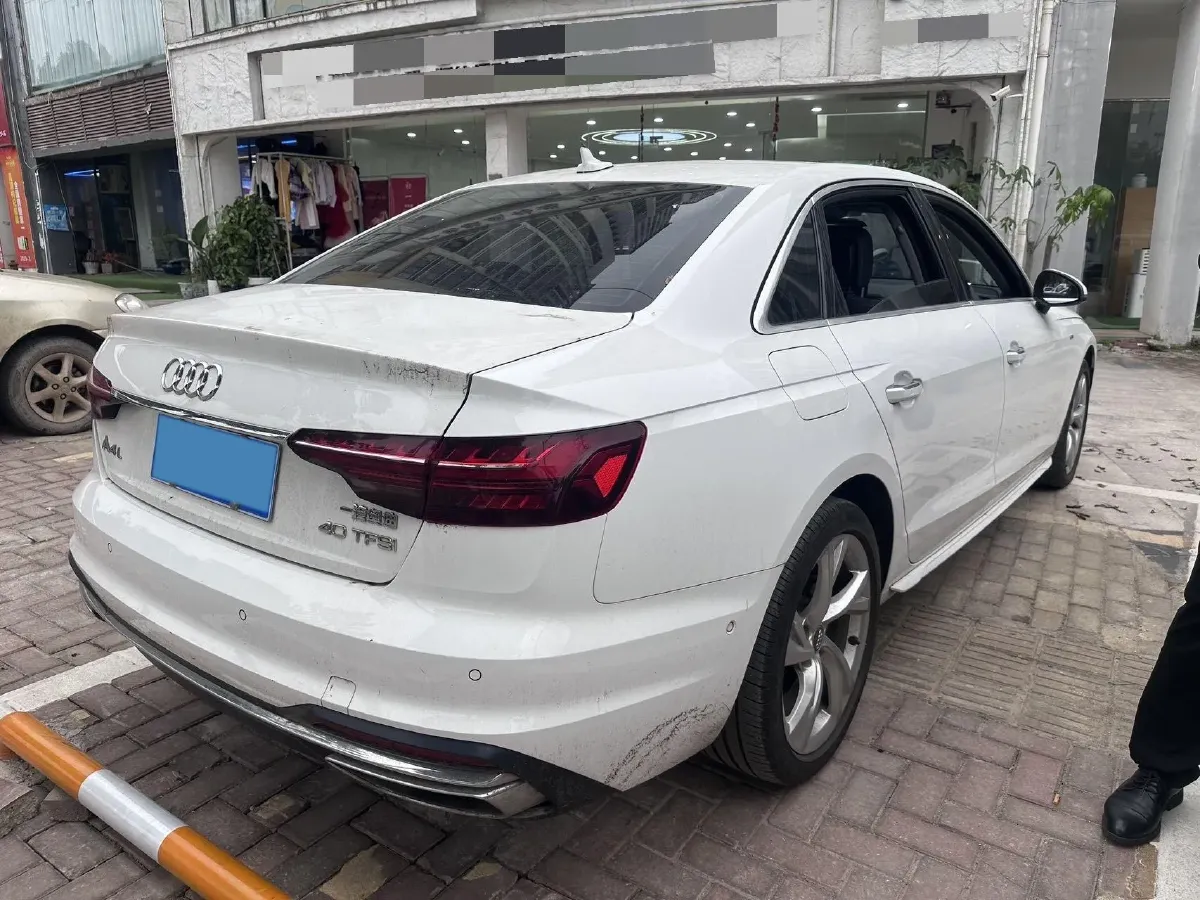 2020 Audi A4L 2.0T 190HP L4 7DCT,autocango,china used car exporter,china ev exporter,chinese used car exporter,chinese used ev exporter