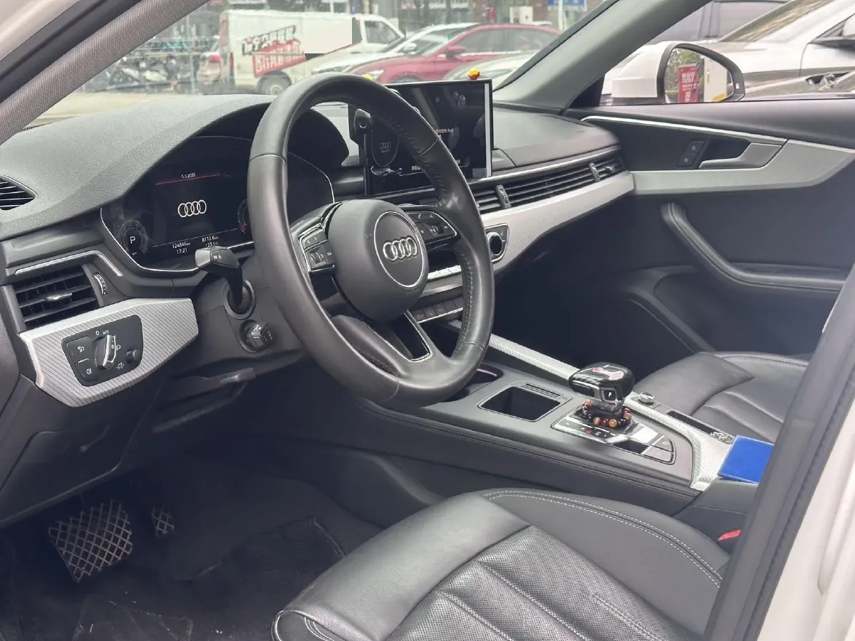 2020 Audi A4L 2.0T 190HP L4 7DCT,autocango,china used car exporter,china ev exporter,chinese used car exporter,chinese used ev exporter