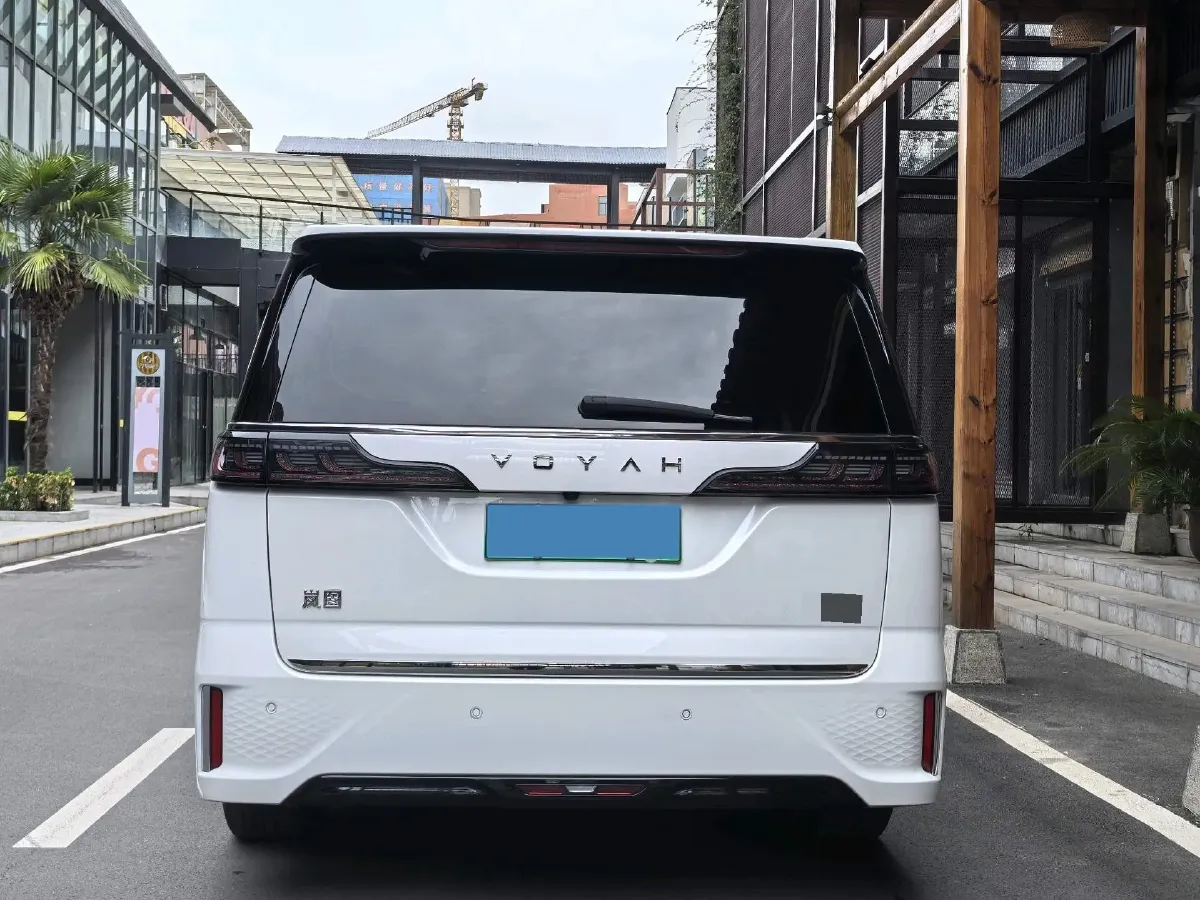 2022 Voyah Dream BEV 108.7KWH,autocango,china used car exporter,china ev exporter,chinese used car exporter,chinese used ev exporter