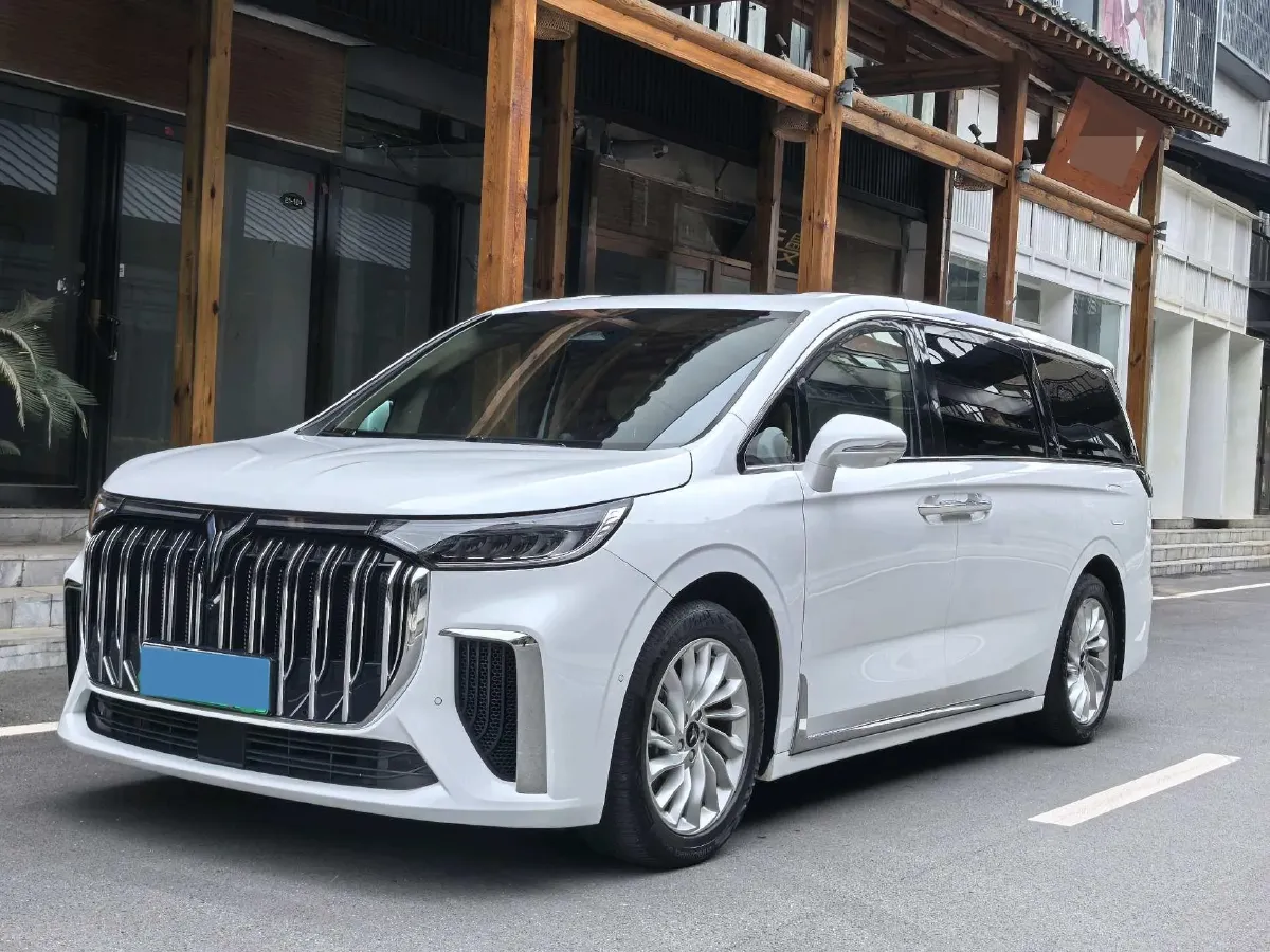 2022 Voyah Dream BEV 108.7KWH,autocango,china used car exporter,china ev exporter,chinese used car exporter,chinese used ev exporter
