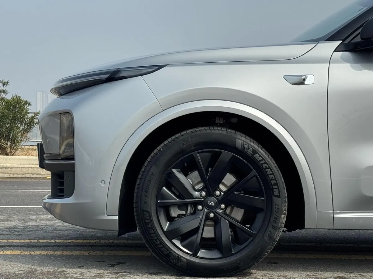 2023 Li L8 Range Extended 154HP REEV 40.9KWH,autocango,china used car exporter,china ev exporter,chinese used car exporter,chinese used ev exporter