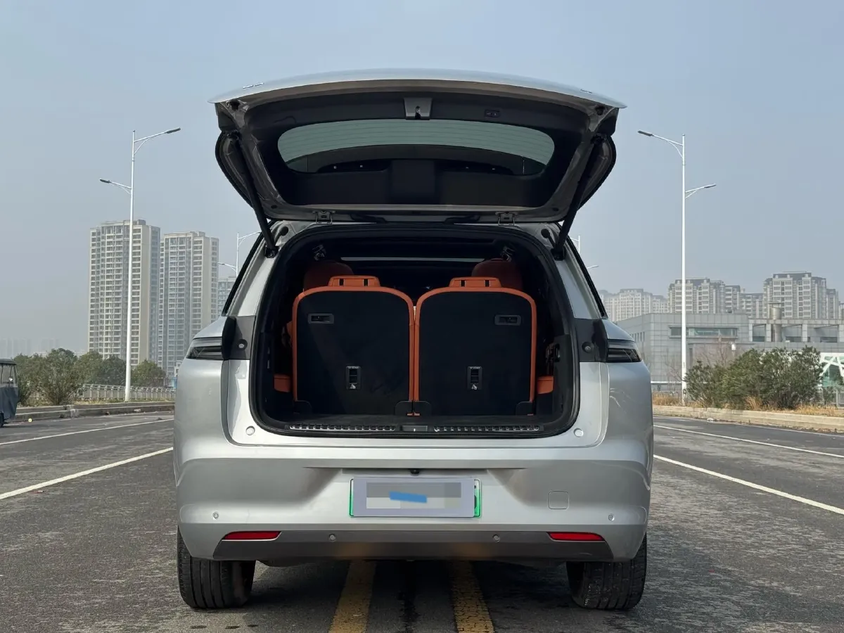 2023 Li L8 Range Extended 154HP REEV 40.9KWH,autocango,china used car exporter,china ev exporter,chinese used car exporter,chinese used ev exporter