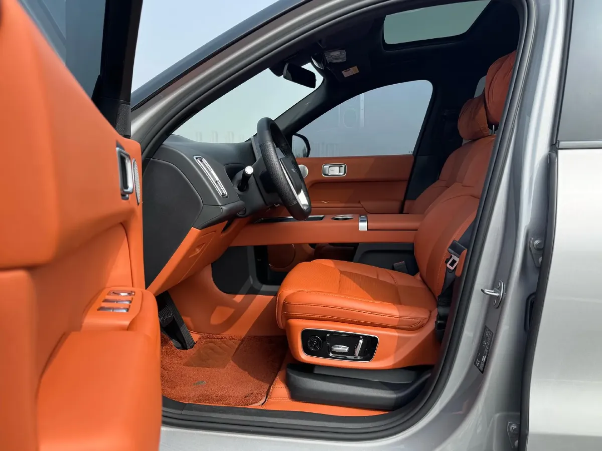 2023 Li L8 Range Extended 154HP REEV 40.9KWH,autocango,china used car exporter,china ev exporter,chinese used car exporter,chinese used ev exporter